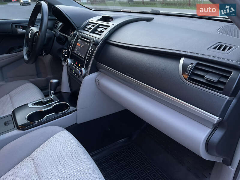 Седан Toyota Camry 2013 в Броварах