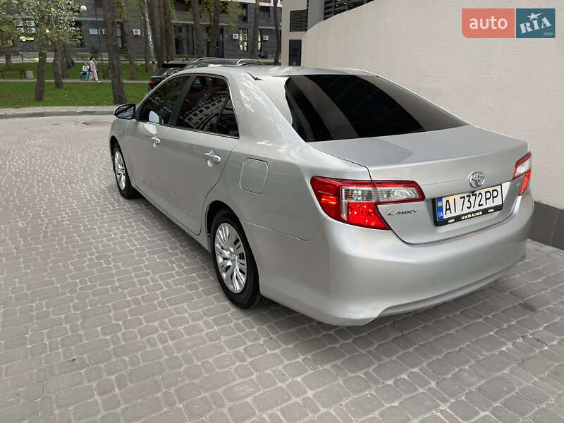 Седан Toyota Camry 2013 в Броварах