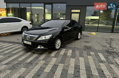 Седан Toyota Camry 2012 в Ужгороде