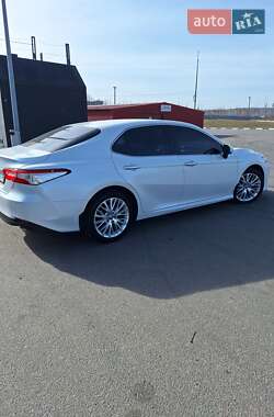 Седан Toyota Camry 2018 в 