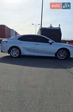Седан Toyota Camry 2018 в 