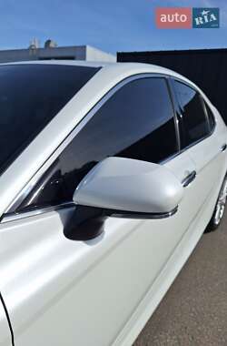 Седан Toyota Camry 2018 в 