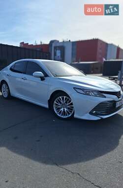Седан Toyota Camry 2018 в 