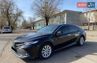 Седан Toyota Camry 2017 в Киеве