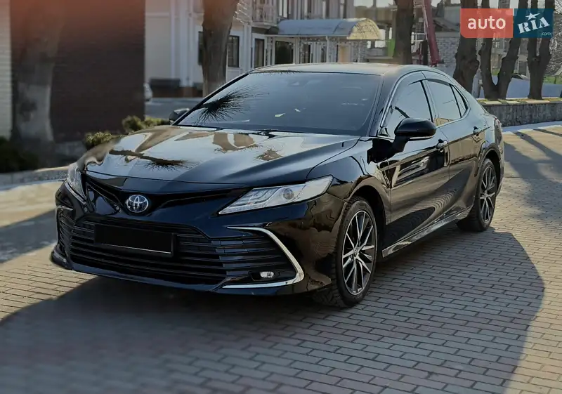 Toyota Camry 2021