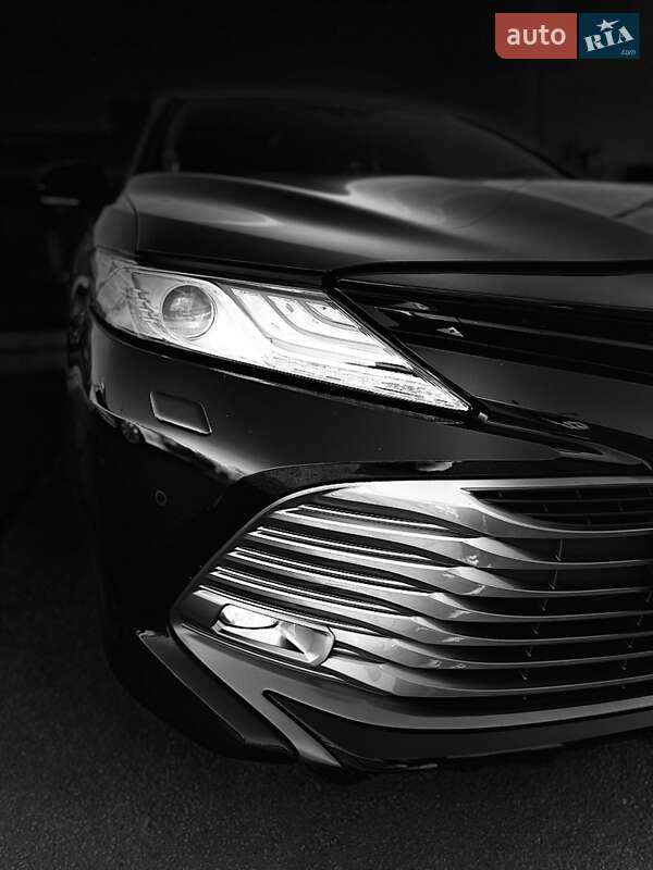 Седан Toyota Camry 2017 в Харькове