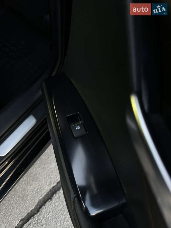 Седан Toyota Camry 2017 в Харькове