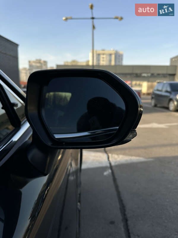 Седан Toyota Camry 2017 в Харькове