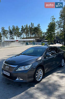 Седан Toyota Camry 2012 в Києві