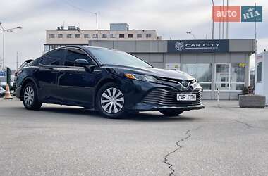 Седан Toyota Camry 2020 в Києві