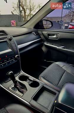 Седан Toyota Camry 2015 в 
