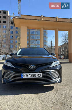 Седан Toyota Camry 2020 в Ивано-Франковске