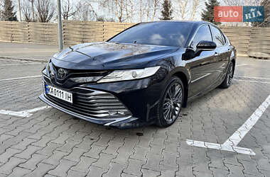 Седан Toyota Camry 2018 в Києві