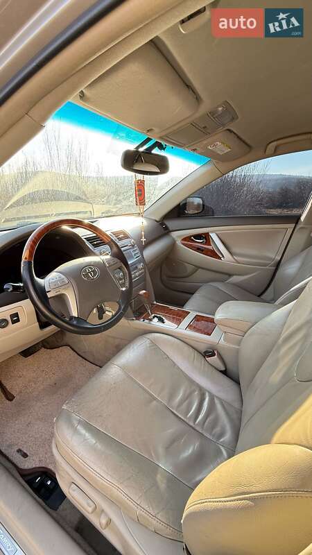 Седан Toyota Camry 2008 в Надвірній