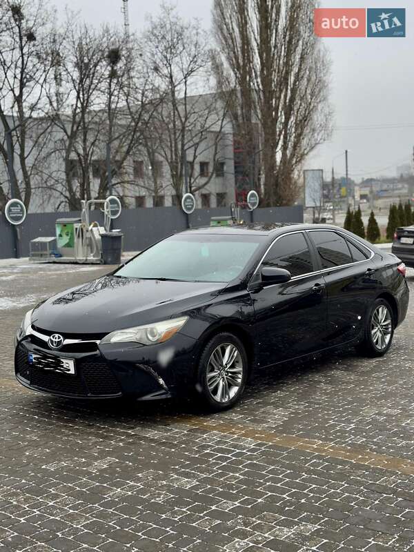 Седан Toyota Camry 2015 в 