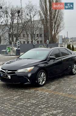 Седан Toyota Camry 2015 в 
