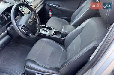 Седан Toyota Camry 2014 в 