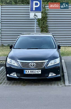 Седан Toyota Camry 2014 в Києві