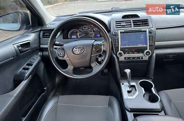 Седан Toyota Camry 2014 в 