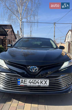 Седан Toyota Camry 2019 в Днепре