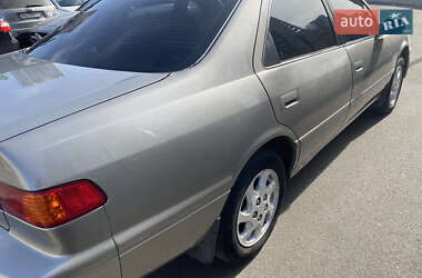 Седан Toyota Camry 2001 в Киеве