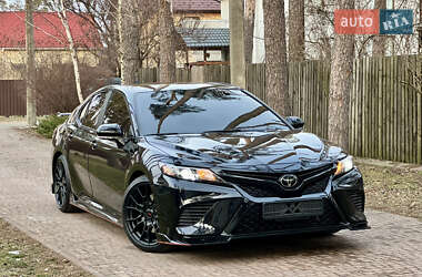 Седан Toyota Camry 2023 в Киеве