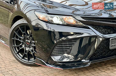 Седан Toyota Camry 2023 в Киеве