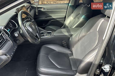 Седан Toyota Camry 2021 в 