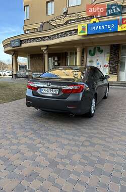 Седан Toyota Camry 2013 в 