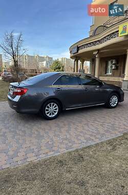 Седан Toyota Camry 2013 в 