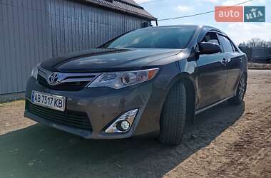 Седан Toyota Camry 2014 в Гайсине