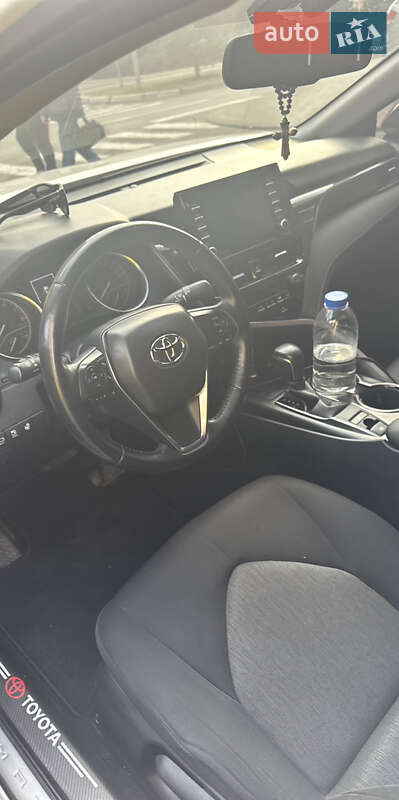 Седан Toyota Camry 2021 в Києві