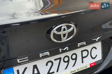 Седан Toyota Camry 2017 в 