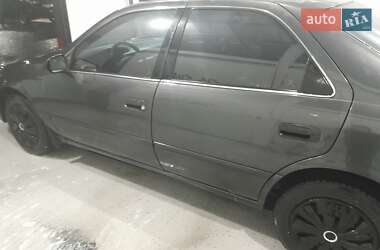 Седан Toyota Camry 2001 в Червонограде