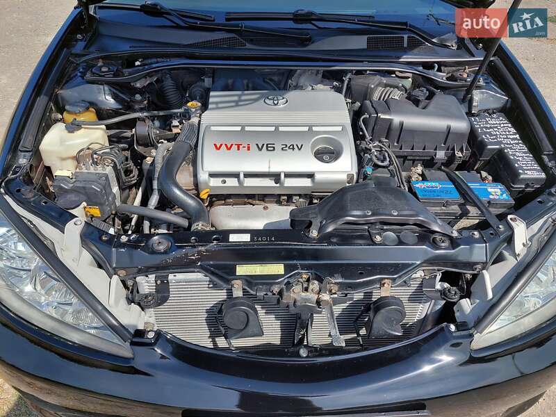 Седан Toyota Camry 2004 в Лозовой