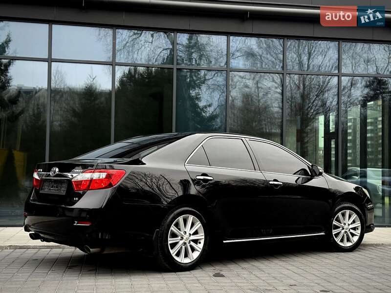 Седан Toyota Camry 2012 в Львове