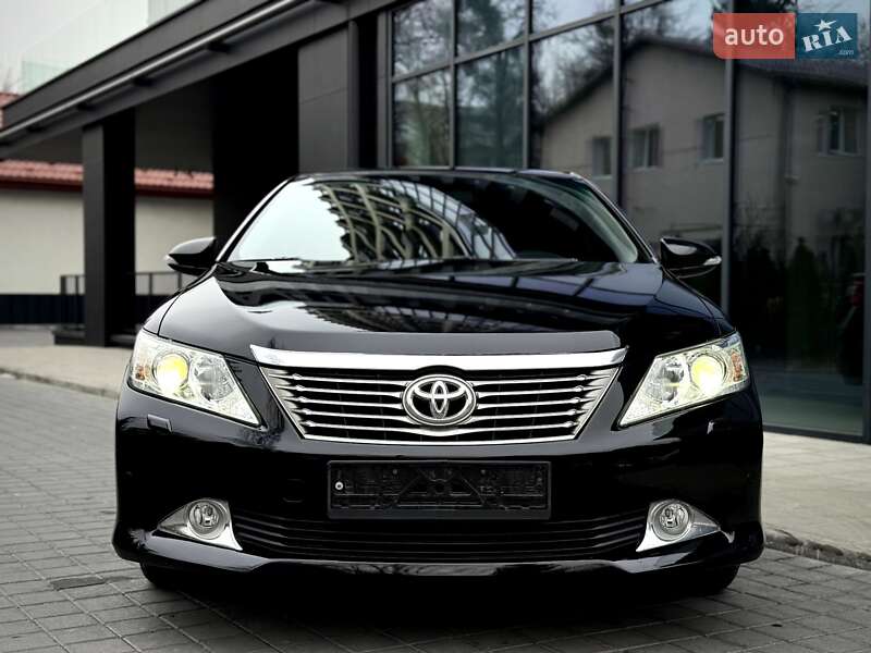 Седан Toyota Camry 2012 в Львове