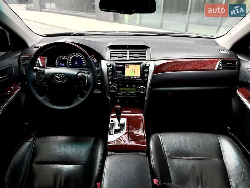 Седан Toyota Camry 2012 в Львове