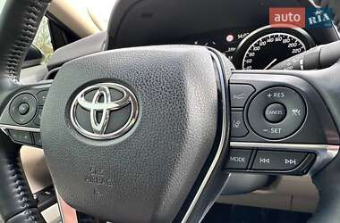 Седан Toyota Camry 2021 в 