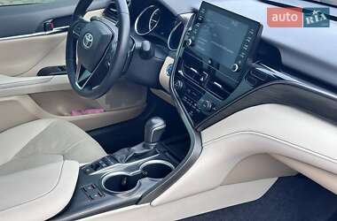 Седан Toyota Camry 2021 в 