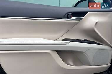 Седан Toyota Camry 2021 в 
