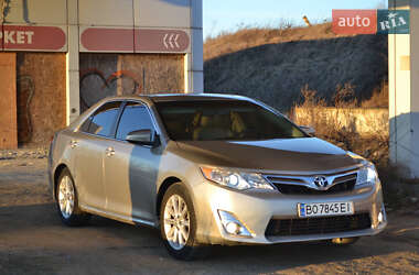 Седан Toyota Camry 2013 в 
