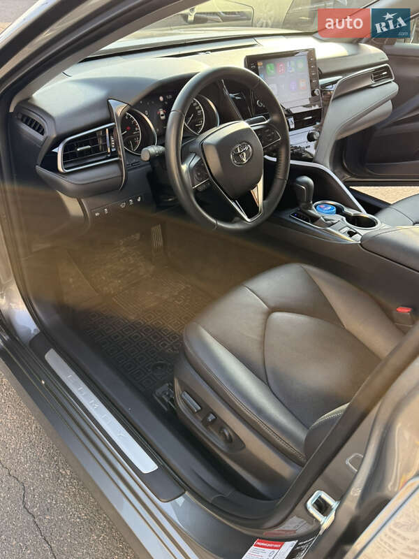 Седан Toyota Camry 2021 в Киеве