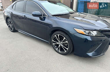 Седан Toyota Camry 2017 в 