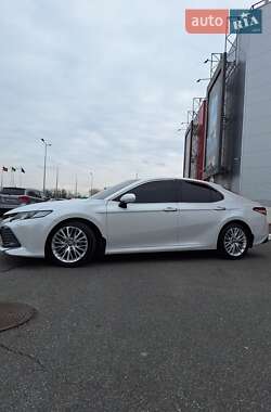 Седан Toyota Camry 2018 в 