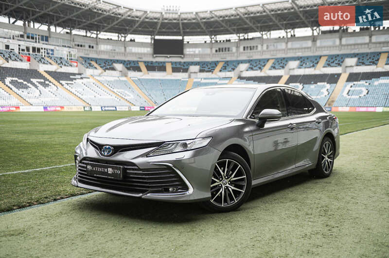 Седан Toyota Camry 2023 в Одесі