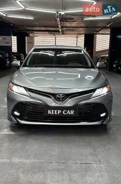 Toyota Camry 2019