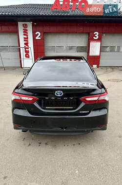 Седан Toyota Camry 2019 в 