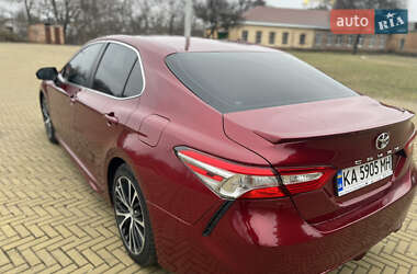 Седан Toyota Camry 2018 в Прилуках