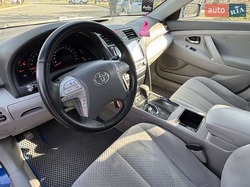 Седан Toyota Camry 2007 в Черкасах